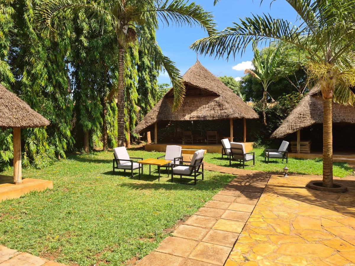 Honey Badger Lodge Moshi Exterior foto