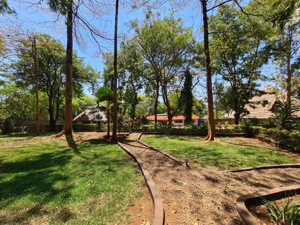 Honey Badger Lodge Moshi Exterior foto